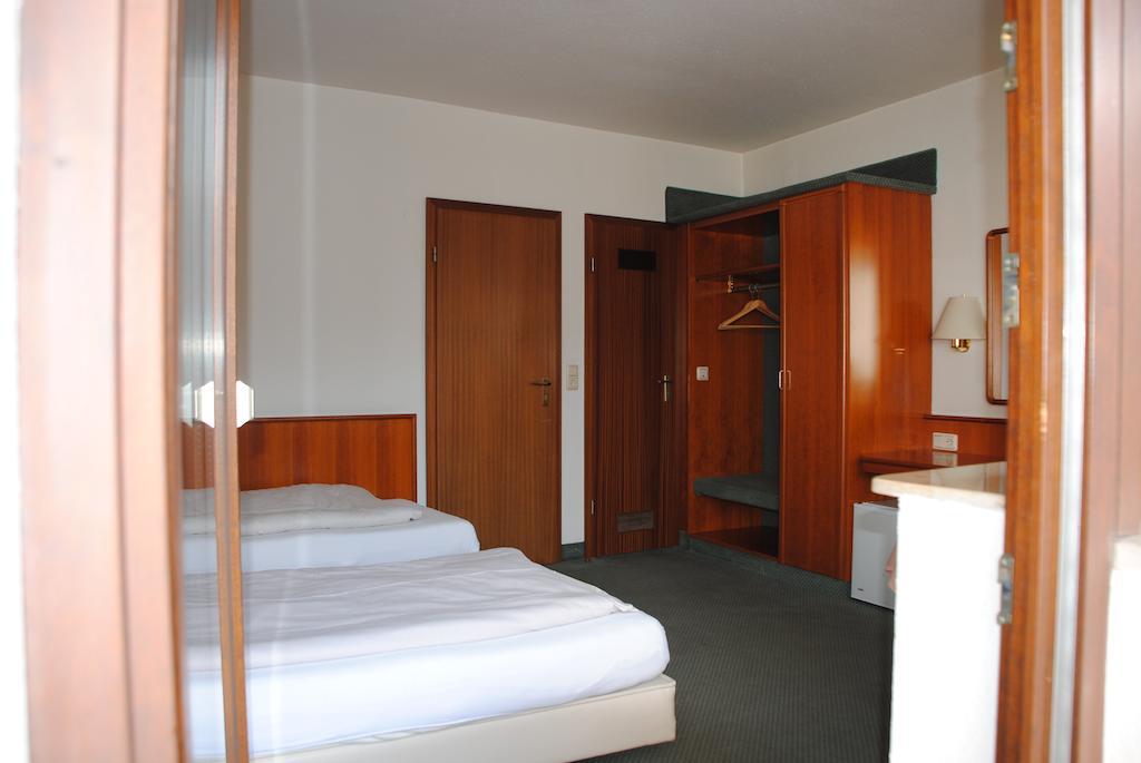 Hotel Kurfuerst Garni 格尔梅斯海姆 客房 照片
