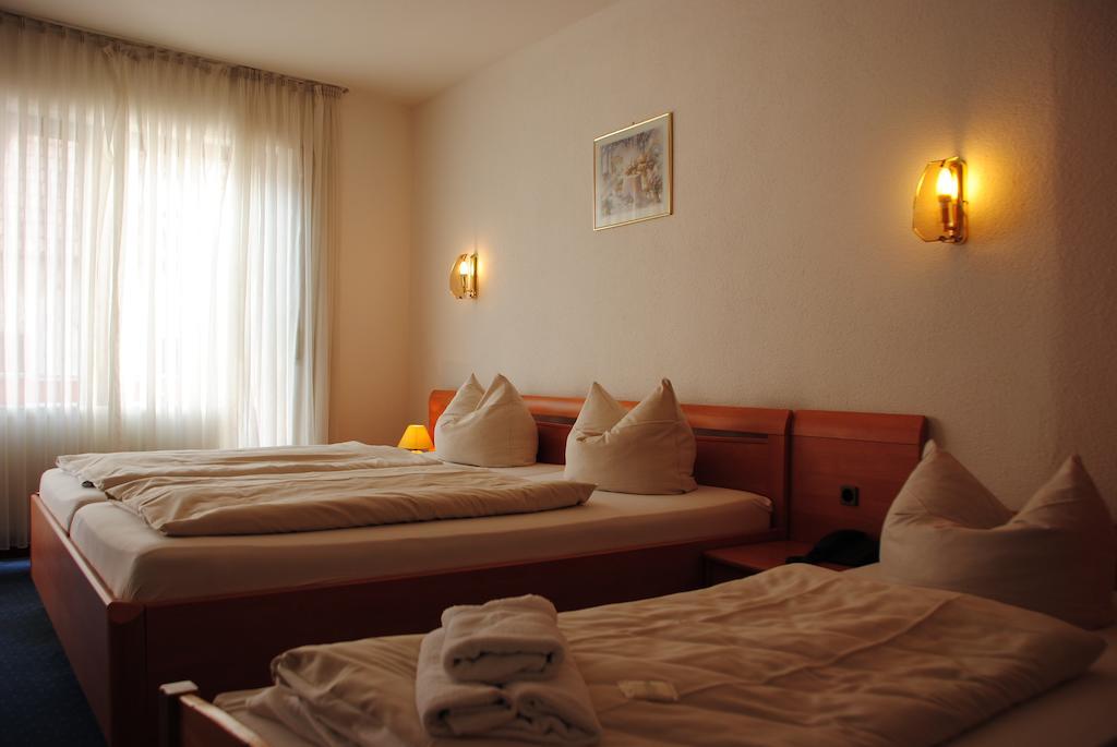 Hotel Kurfuerst Garni 格尔梅斯海姆 客房 照片